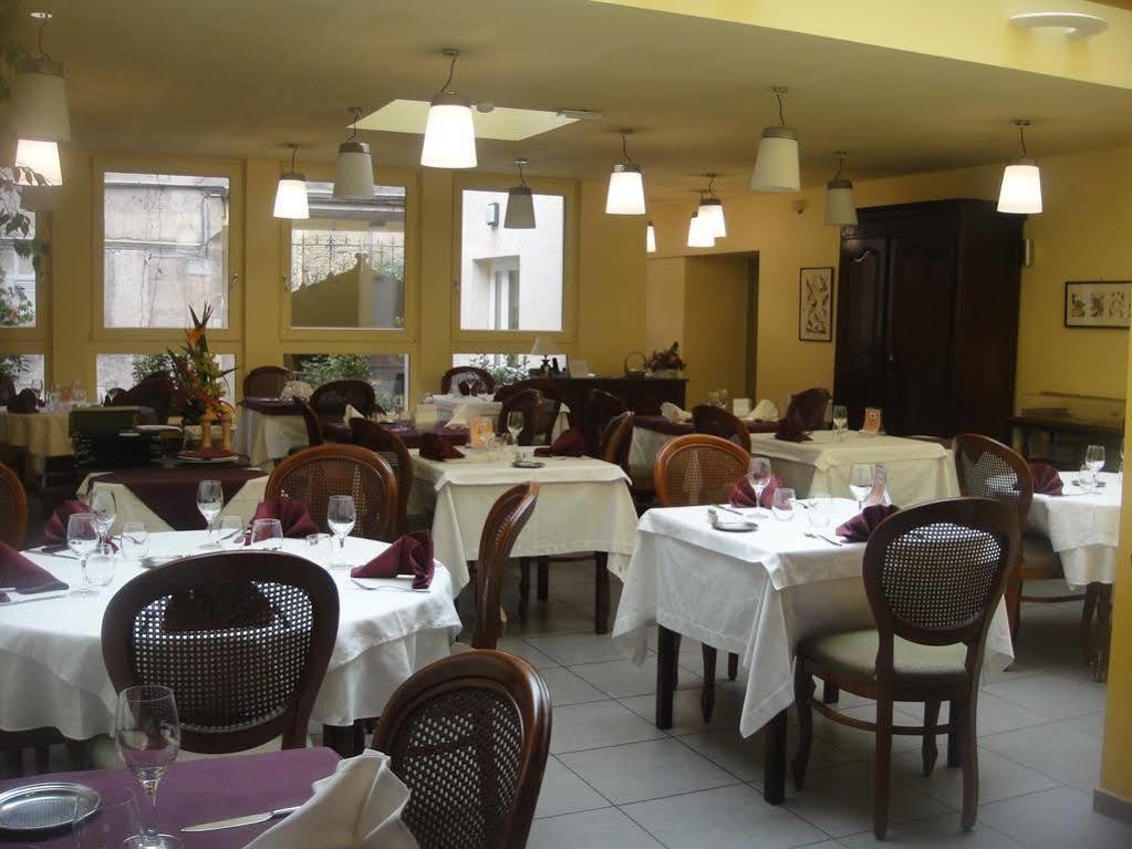 Hotel L' Ecu Montbard Εξωτερικό φωτογραφία